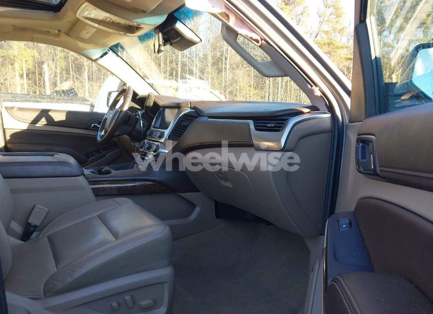 Photo 5 of 2019 Chevrolet Tahoe LT (VIN 1GNSCBKC8KR123828)