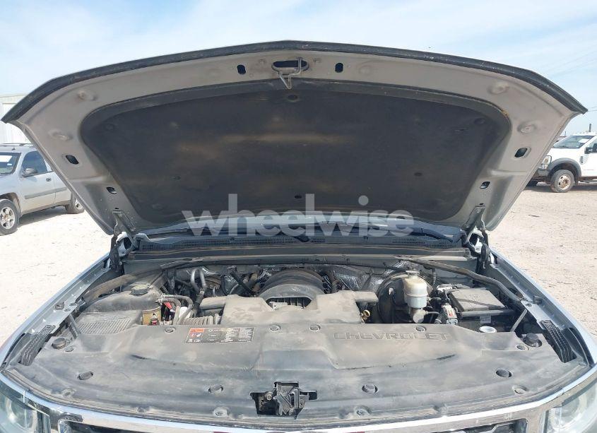 Photo 10 of 2015 Chevrolet Tahoe LT (VIN 1GNSCBKC9FR111984)