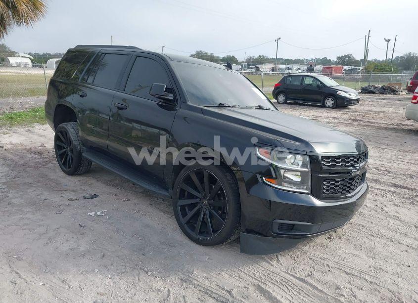 2018 Chevrolet Tahoe LT (VIN 1GNSCBKC9JR113159) main photo