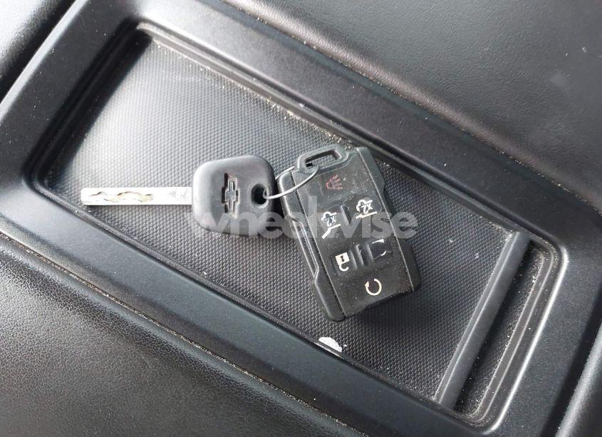 Photo 11 of 2018 Chevrolet Tahoe LT (VIN 1GNSCBKC9JR113159)