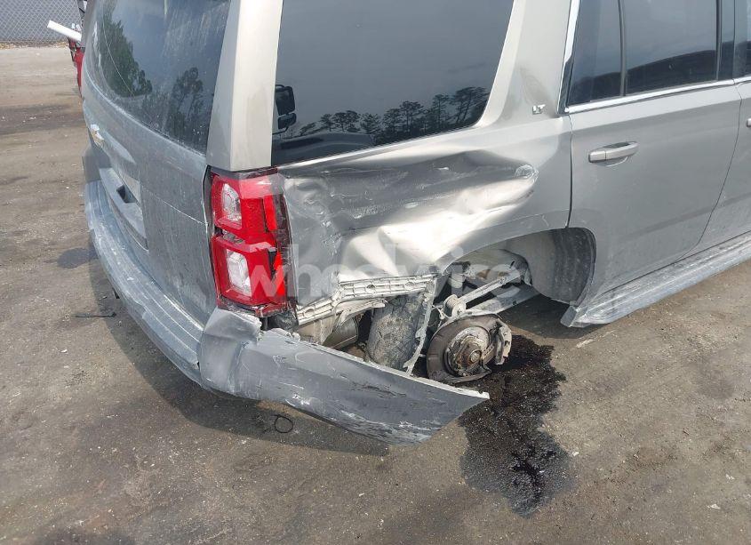 Photo 6 of 2018 Chevrolet Tahoe LT (VIN 1GNSCBKC9JR253048)