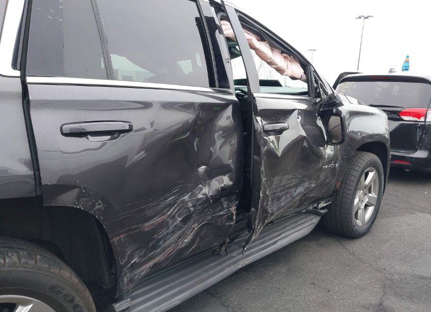 Photo 6 of 2017 Chevrolet Tahoe LT (VIN 1GNSCBKCXHR224488)