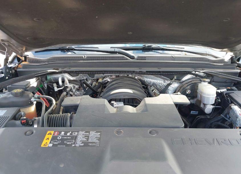 Photo 10 of 2018 Chevrolet Tahoe LT (VIN 1GNSCBKCXJR308445)