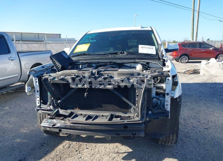 Photo 6 of 2018 Chevrolet Tahoe LT (VIN 1GNSCBKCXJR348704)