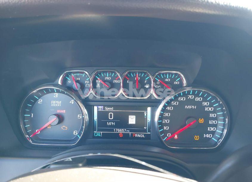 Photo 7 of 2018 Chevrolet Tahoe LT (VIN 1GNSCBKCXJR348704)