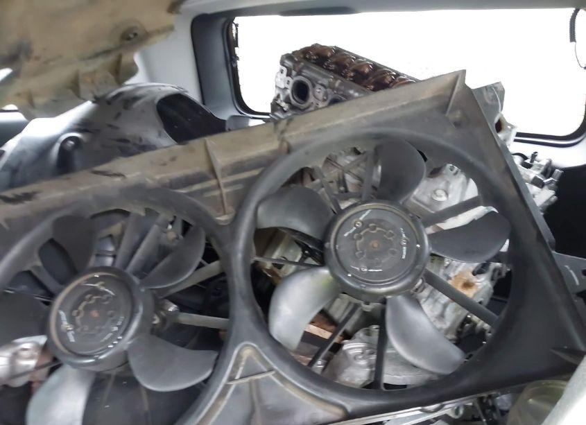 Photo 17 of 2019 Chevrolet Tahoe LT (VIN 1GNSCBKCXKR127749)