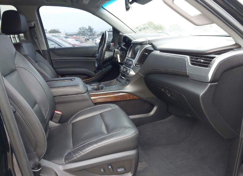 Photo 5 of 2019 Chevrolet Tahoe LT (VIN 1GNSCBKCXKR127749)