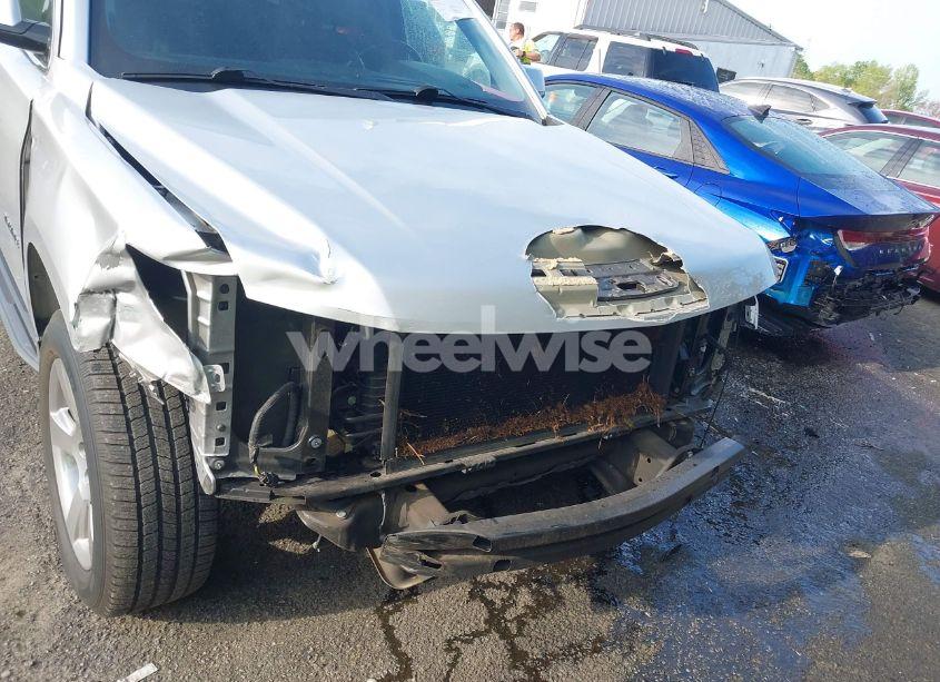 Photo 6 of 2019 Chevrolet Tahoe LT (VIN 1GNSCBKCXKR219413)