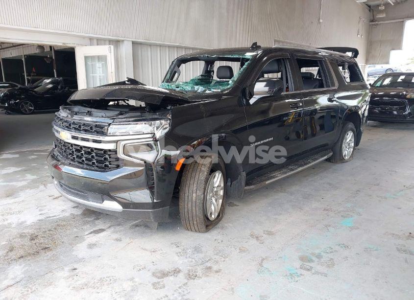 Photo 2 of 2024 Chevrolet Suburban 2WD LS (VIN 1GNSCBKD1RR162330)