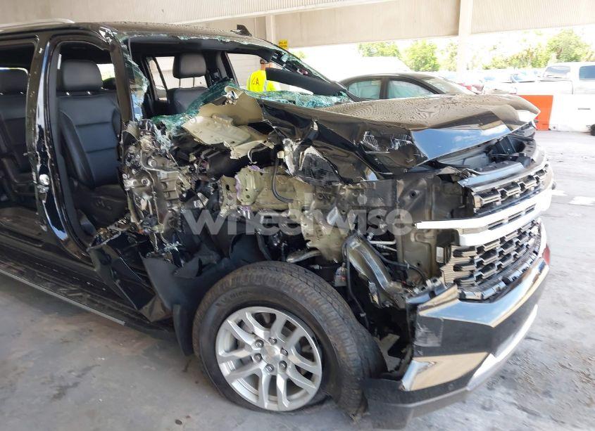 Photo 6 of 2024 Chevrolet Suburban 2WD LS (VIN 1GNSCBKD1RR162330)