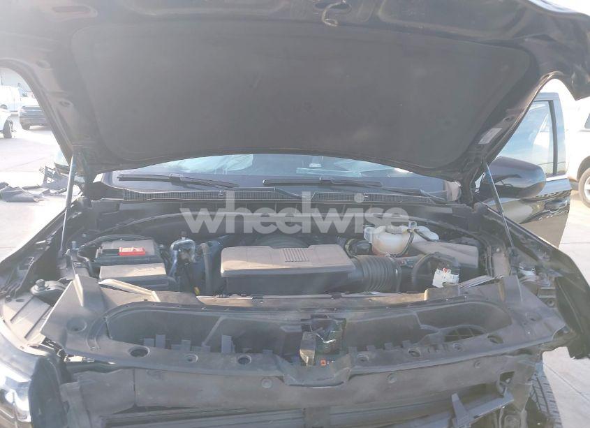 Photo 10 of 2024 Chevrolet Suburban 2WD LS (VIN 1GNSCBKD7RR221946)