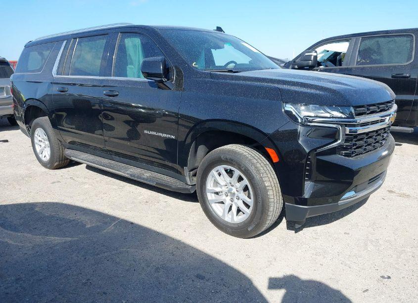 2022 Chevrolet Suburban 2WD LS (VIN 1GNSCBKD8NR338512) main photo