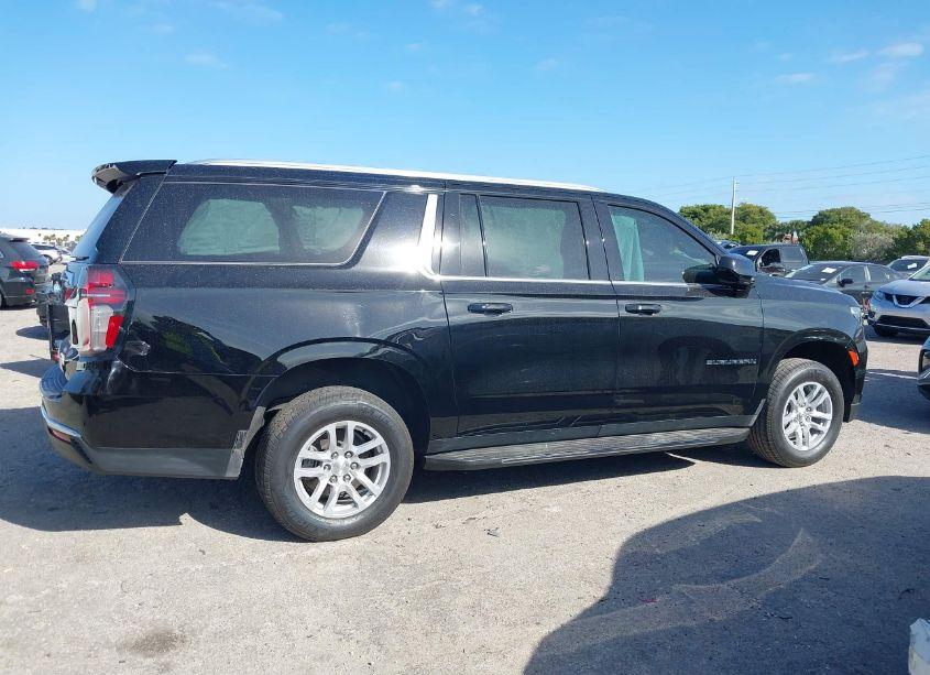 Photo 13 of 2022 Chevrolet Suburban 2WD LS (VIN 1GNSCBKD8NR338512)