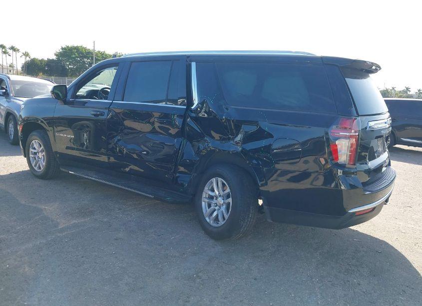 Photo 3 of 2022 Chevrolet Suburban 2WD LS (VIN 1GNSCBKD8NR338512)