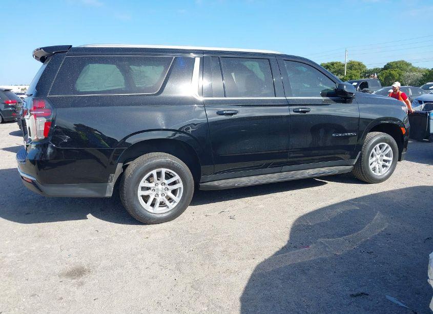 Photo 4 of 2022 Chevrolet Suburban 2WD LS (VIN 1GNSCBKD8NR338512)