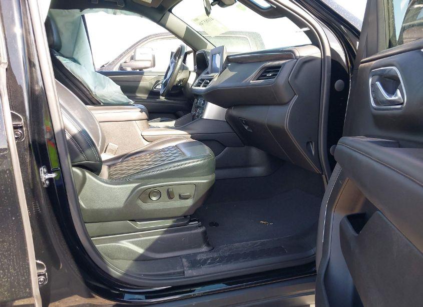 Photo 5 of 2022 Chevrolet Suburban 2WD LS (VIN 1GNSCBKD8NR338512)