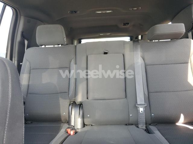 Photo 4 of 2023 CHEVROLET SUBURBAN C1500 LS N/A (VIN 1GNSCBKD9PR224229)