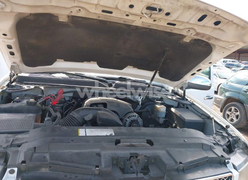 Photo 10 of 2011 Chevrolet Tahoe LTZ (VIN 1GNSCCE01BR175342)