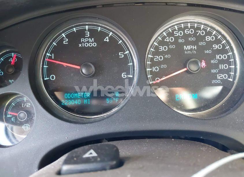 Photo 7 of 2011 Chevrolet Tahoe LTZ (VIN 1GNSCCE01BR175342)