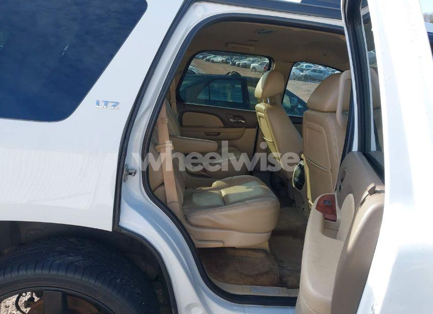 Photo 8 of 2011 Chevrolet Tahoe LTZ (VIN 1GNSCCE01BR175342)