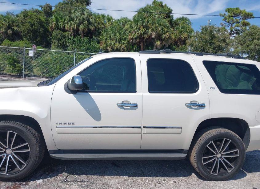 Photo 14 of 2013 Chevrolet Tahoe LTZ (VIN 1GNSCCE01DR278991)