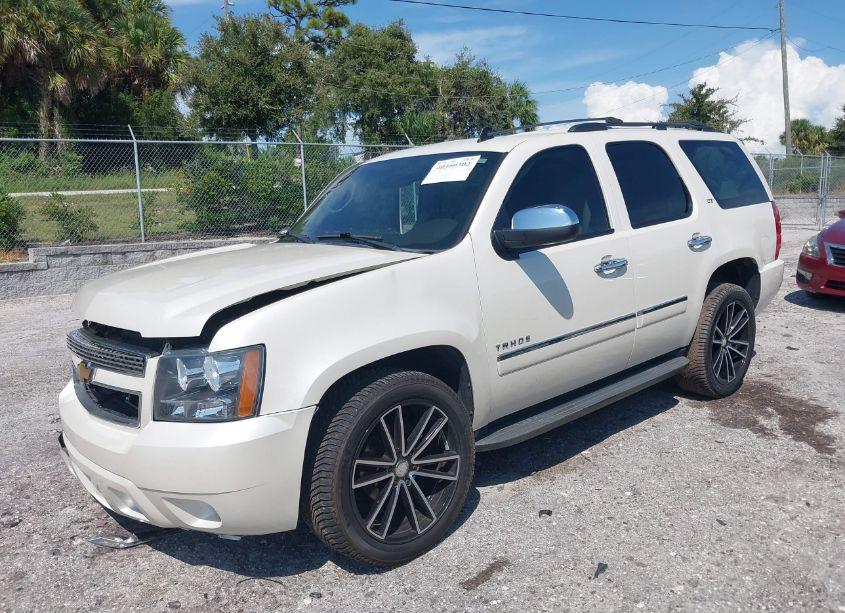 Photo 2 of 2013 Chevrolet Tahoe LTZ (VIN 1GNSCCE01DR278991)