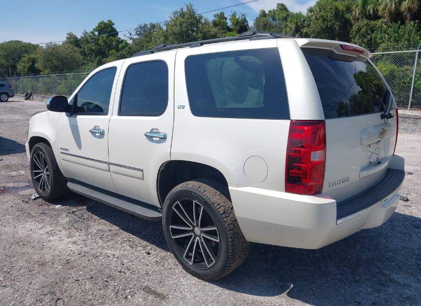 Photo 3 of 2013 Chevrolet Tahoe LTZ (VIN 1GNSCCE01DR278991)