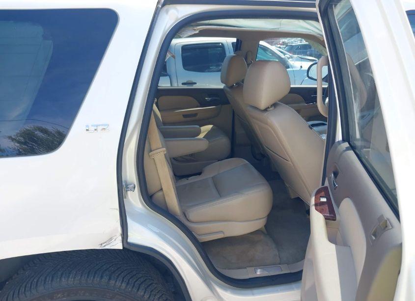 Photo 8 of 2013 Chevrolet Tahoe LTZ (VIN 1GNSCCE01DR278991)