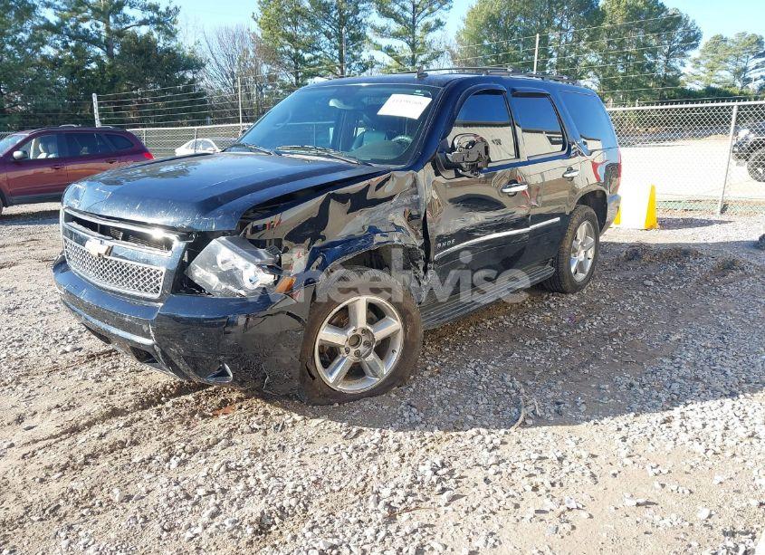 Photo 2 of 2013 Chevrolet Tahoe LTZ (VIN 1GNSCCE01DR363717)