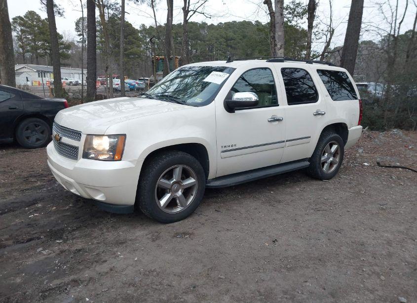 Photo 2 of 2014 Chevrolet Tahoe LTZ (VIN 1GNSCCE01ER146881)