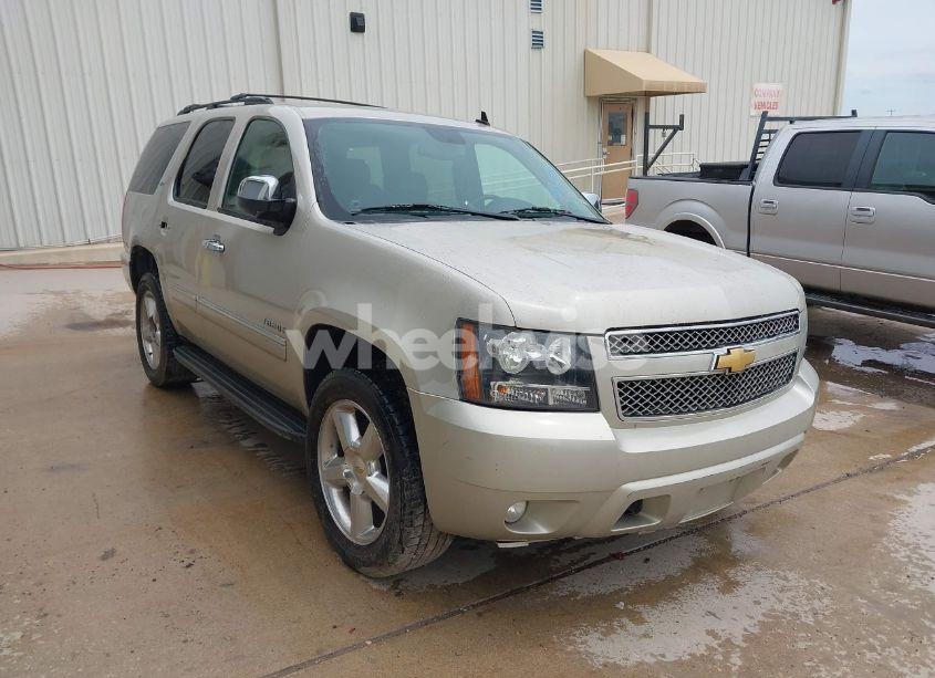 2013 Chevrolet Tahoe LTZ (VIN 1GNSCCE02DR266316) main photo