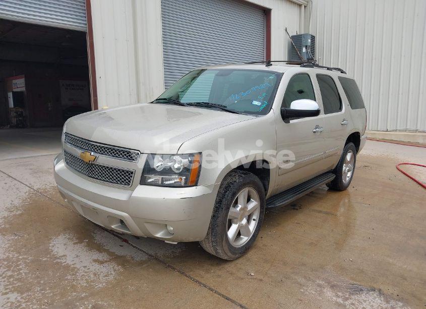 Photo 2 of 2013 Chevrolet Tahoe LTZ (VIN 1GNSCCE02DR266316)