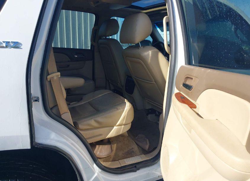 Photo 8 of 2011 Chevrolet Tahoe LTZ (VIN 1GNSCCE03BR171910)