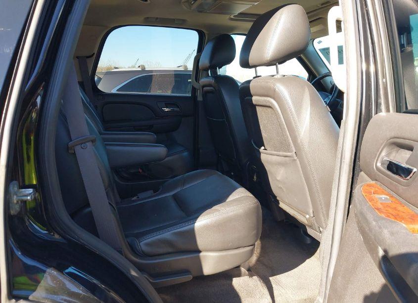 Photo 8 of 2012 Chevrolet Tahoe LTZ (VIN 1GNSCCE04CR282581)