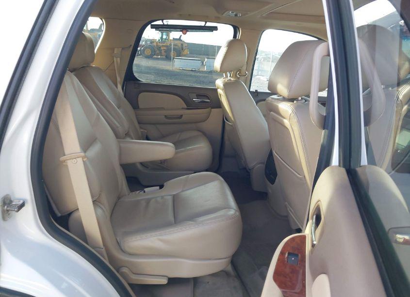 Photo 8 of 2013 Chevrolet Tahoe LTZ (VIN 1GNSCCE04DR123691)