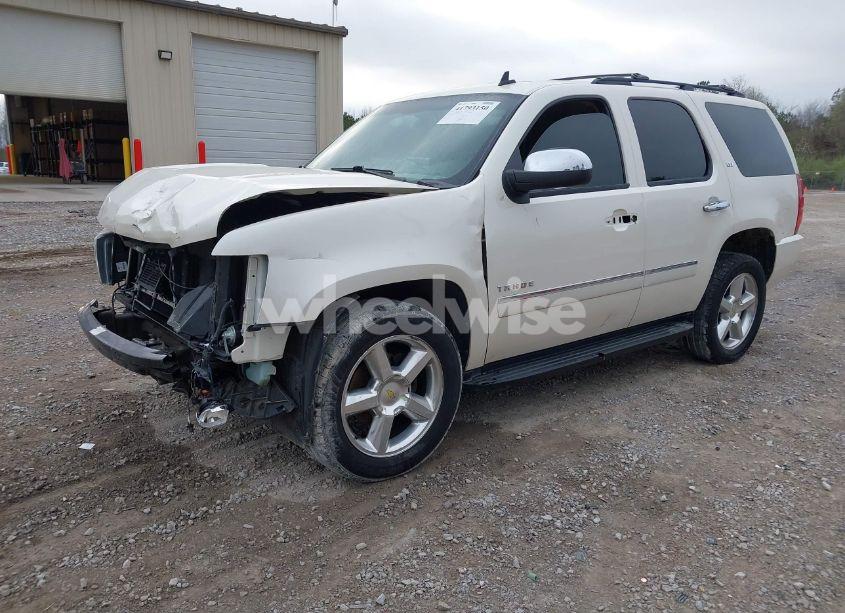 Photo 2 of 2014 Chevrolet Tahoe LTZ (VIN 1GNSCCE05ER101331)