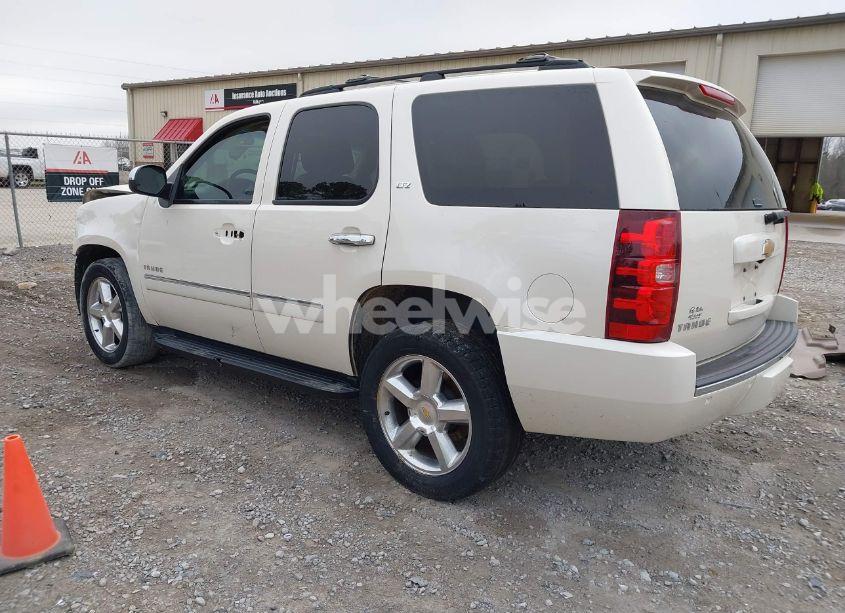 Photo 3 of 2014 Chevrolet Tahoe LTZ (VIN 1GNSCCE05ER101331)