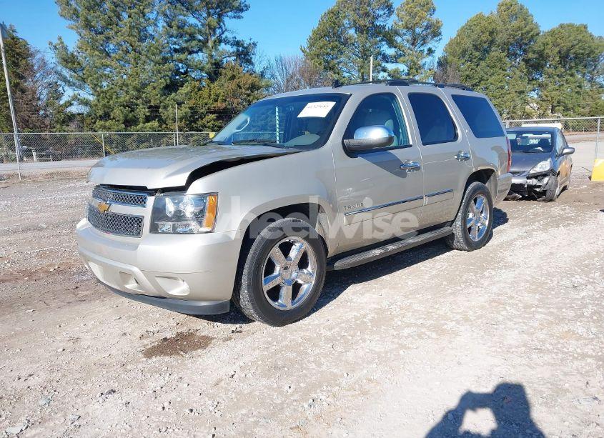 Photo 2 of 2014 Chevrolet Tahoe LTZ (VIN 1GNSCCE05ER223171)