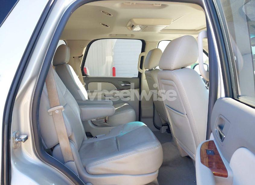 Photo 8 of 2014 Chevrolet Tahoe LTZ (VIN 1GNSCCE05ER223171)