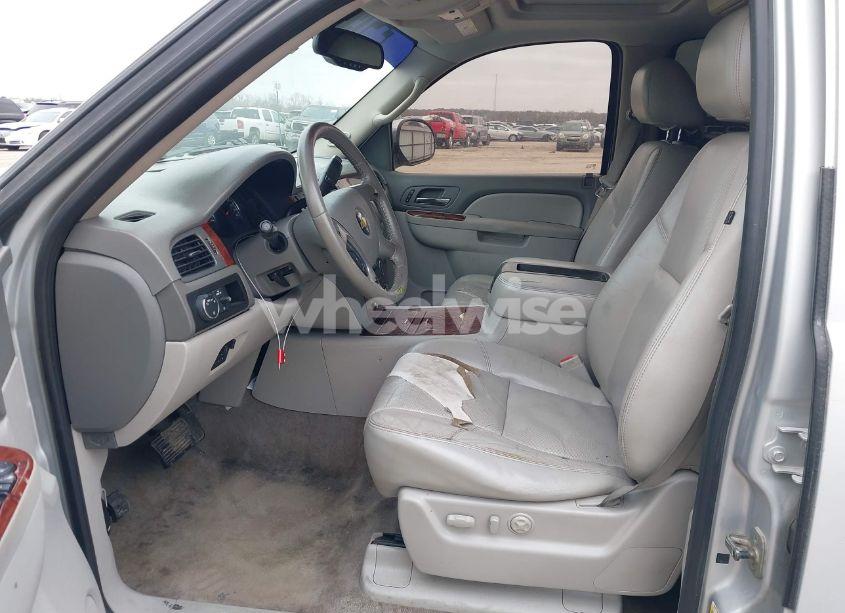 Photo 17 of 2011 Chevrolet Tahoe LTZ (VIN 1GNSCCE06BR110406)