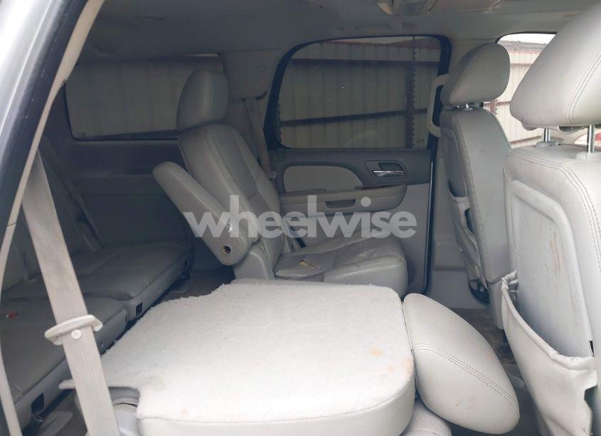 Photo 8 of 2011 Chevrolet Tahoe LTZ (VIN 1GNSCCE06BR110406)