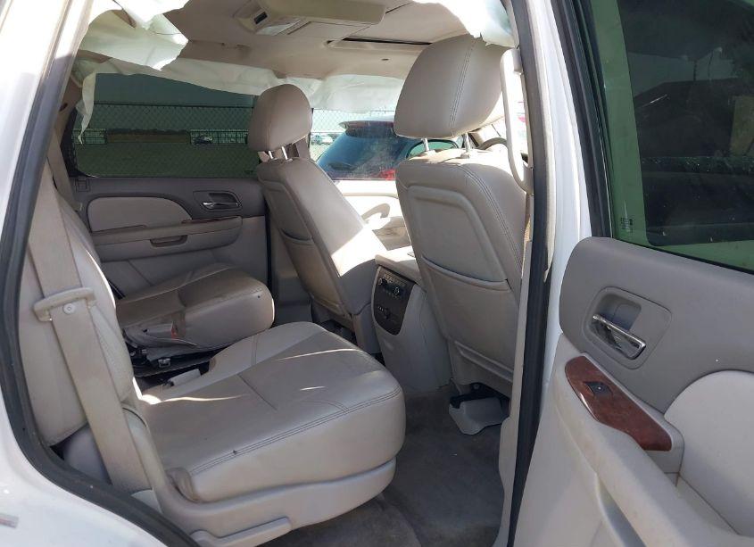 Photo 8 of 2011 Chevrolet Tahoe LTZ (VIN 1GNSCCE06BR398511)