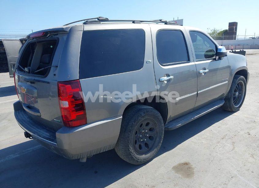 Photo 4 of 2012 Chevrolet Tahoe LTZ (VIN 1GNSCCE08CR297245)