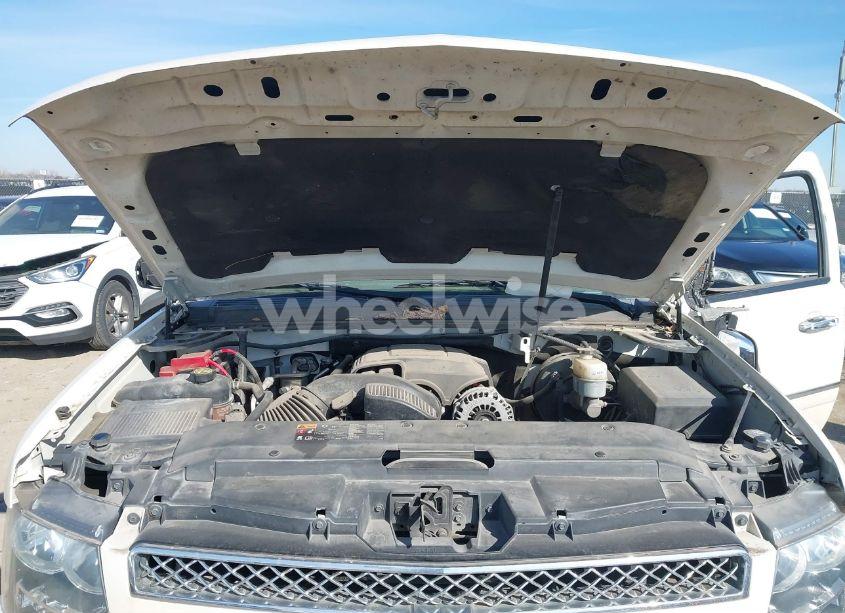 Photo 10 of 2013 Chevrolet Tahoe LTZ (VIN 1GNSCCE08DR194392)
