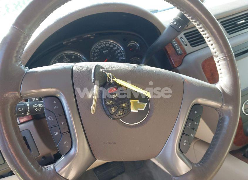 Photo 11 of 2013 Chevrolet Tahoe LTZ (VIN 1GNSCCE08DR194392)