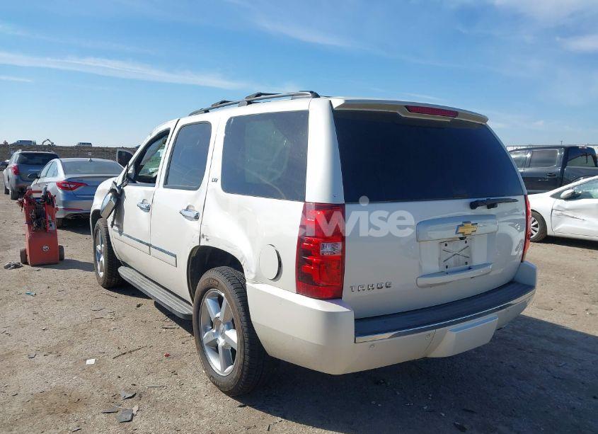 Photo 3 of 2013 Chevrolet Tahoe LTZ (VIN 1GNSCCE08DR194392)