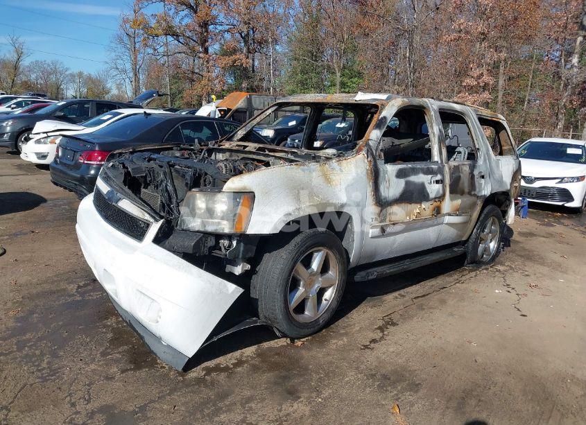 Photo 2 of 2014 Chevrolet Tahoe LTZ (VIN 1GNSCCE09ER143369)