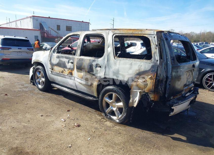 Photo 3 of 2014 Chevrolet Tahoe LTZ (VIN 1GNSCCE09ER143369)