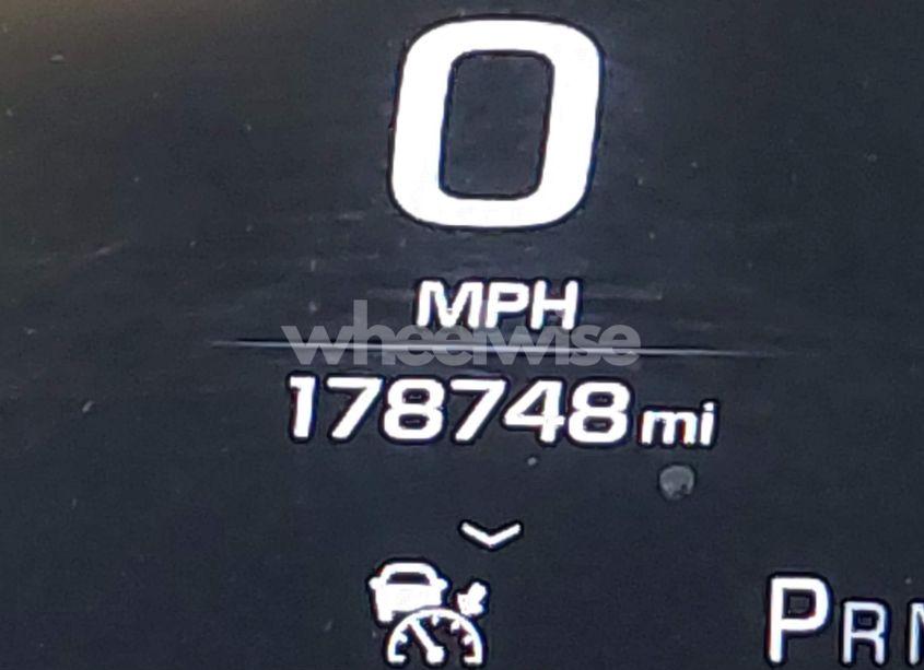 Photo 15 of 2018 Chevrolet Tahoe PREMIER (VIN 1GNSCCKC2JR166582)