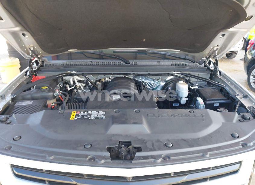 Photo 10 of 2018 Chevrolet Tahoe PREMIER (VIN 1GNSCCKC3JR104463)